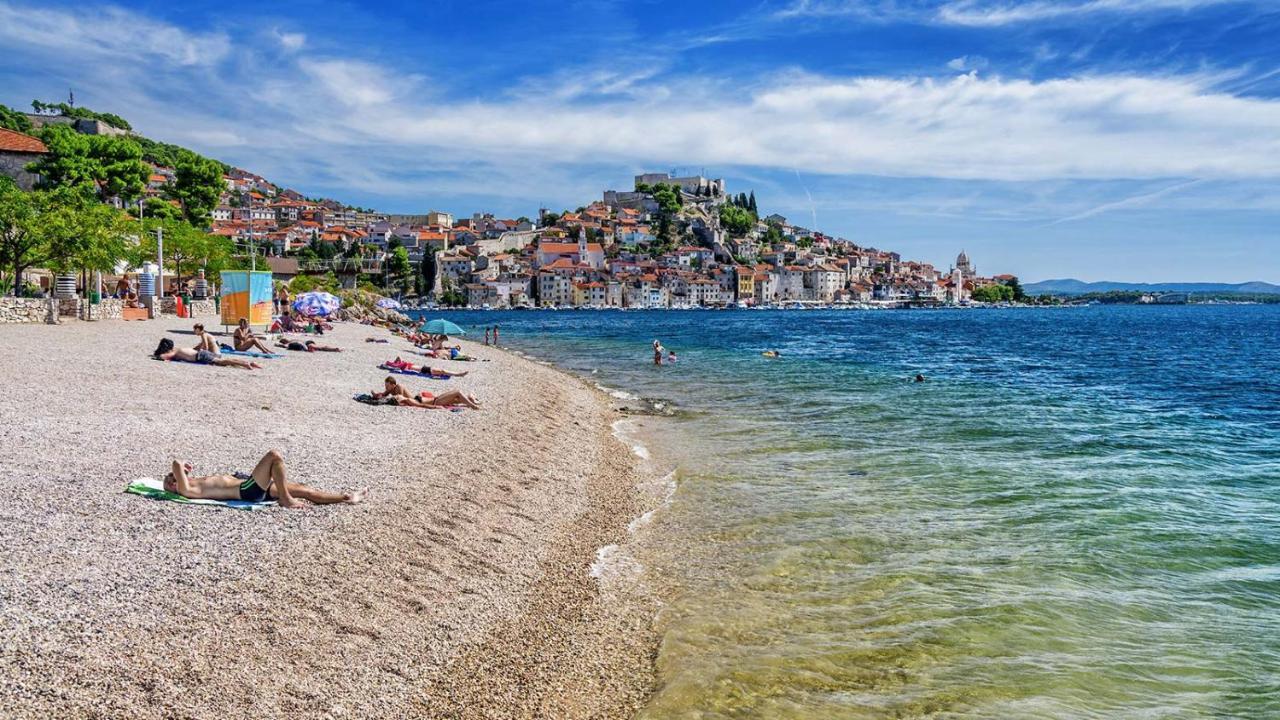 Palace M Šibenik Kültér fotó