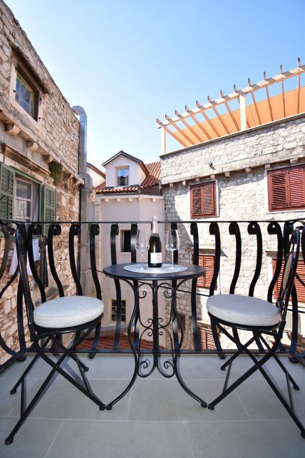 Palace M Šibenik Kültér fotó